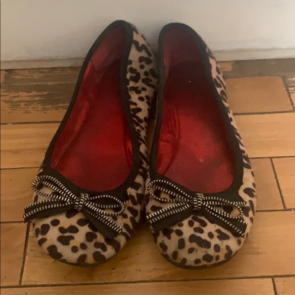 Leopard Print Flats with Zipper Bow on Front